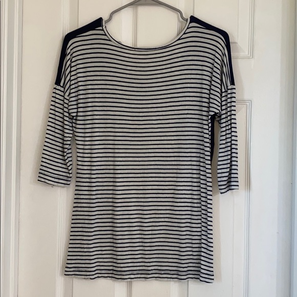 Loveappela 3/4 Sleeve Shirt Size Small - Picture 2 of 3